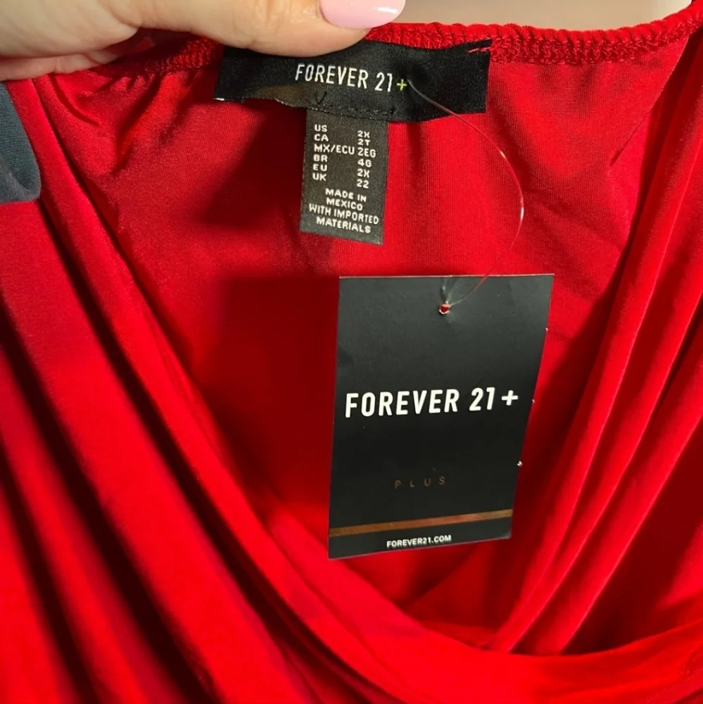 ruched v neck bodysuit - Picture 3 of 4